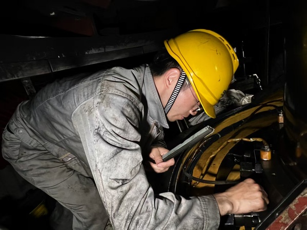 開展檢修工作 (1).jpg